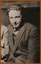 ...Артюр Онеггер (в 1923 году), с этим своим однокашником Ибер сохранил близкие отношения на всю жизнь...