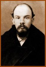 ...а родился Скрябин в 1872 году, почти в один день с Лениным...