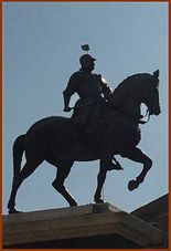 ...Die Aufgabe eines Künstlers im Dienste einer Weltordnung, Mythologie, Ideologie, Macht ist, ein solches Werk zu schaffen, das in seiner Glaubwürdigkeit und Wirkung die ein oder andere Realität bezeugt...