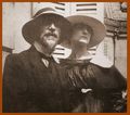 Erik Satie & Valentina Gross 1916 (Paris, rue d'Anjou).jpg